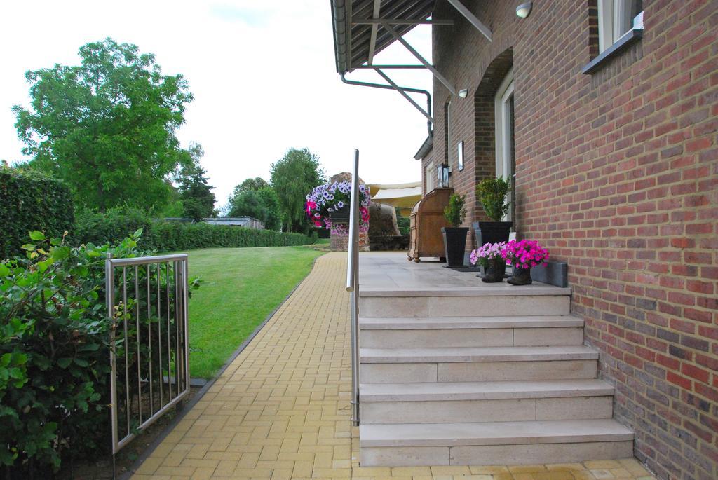 Bed And Breakfast De Meule Montfort Экстерьер фото